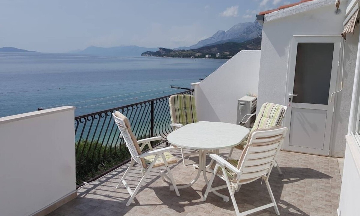 Tucepi Apartment | Two bedroom apartment near beach Tučepi, Makarska (A-2699-a)
