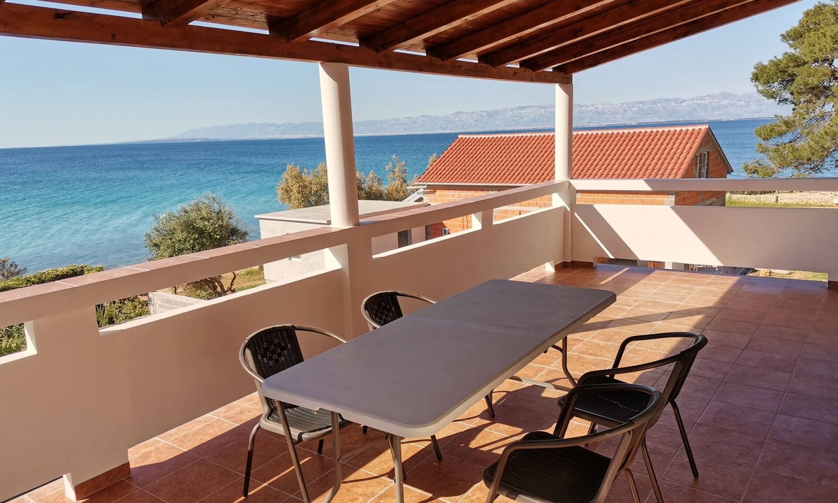 Muline Apartment | Two bedroom apartment near beach Sušica, Ugljan (A-3462-a)