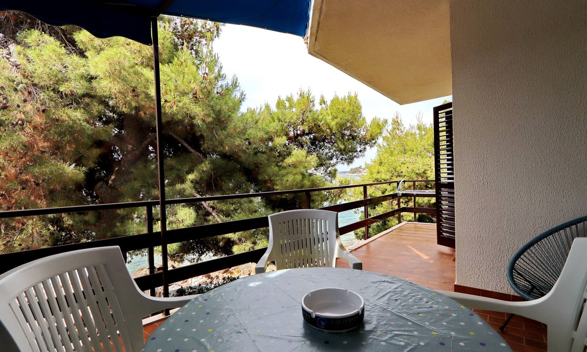 Prizba Apartment | Two bedroom apartment near beach Prižba, Korčula (A-4484-b)