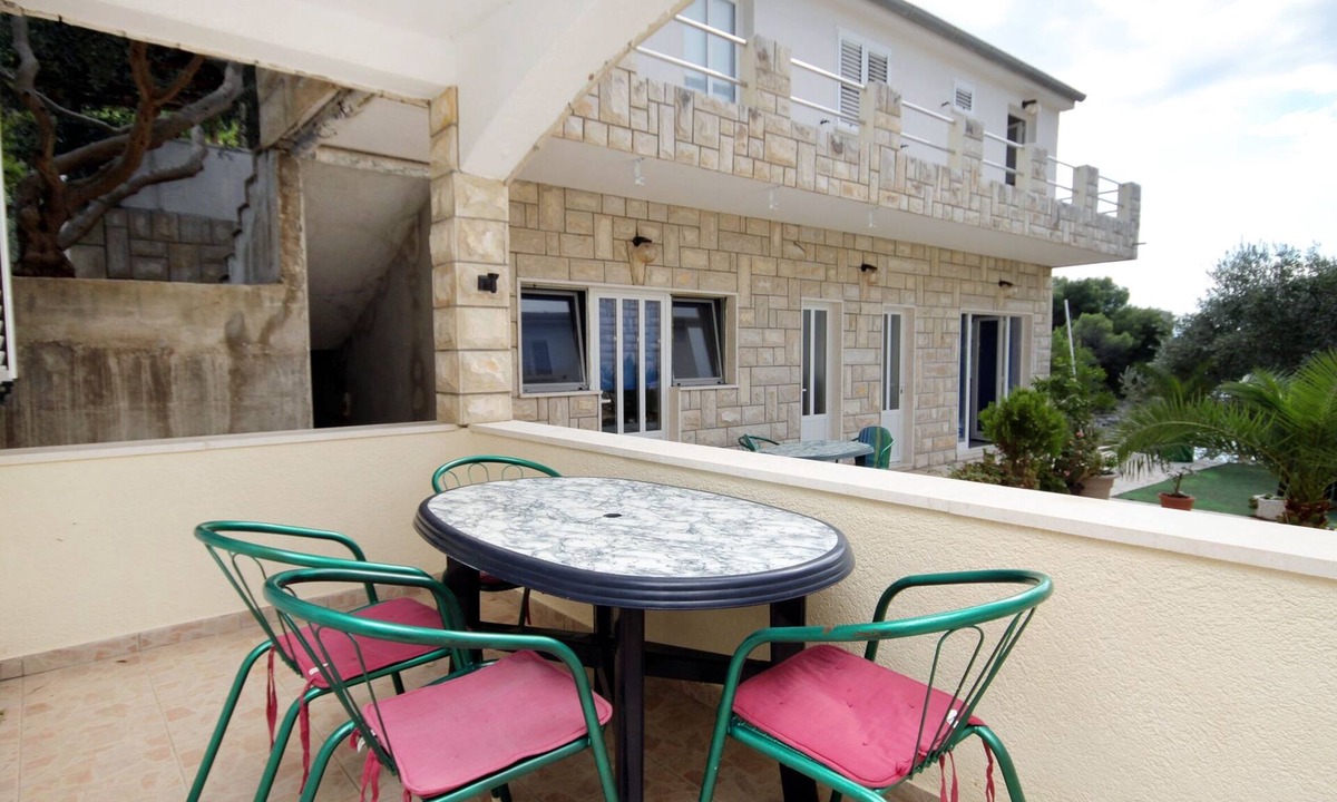 Gdinj Apartment | Two bedroom apartment near beach Cove Jedra, Hvar (A-2583-d)