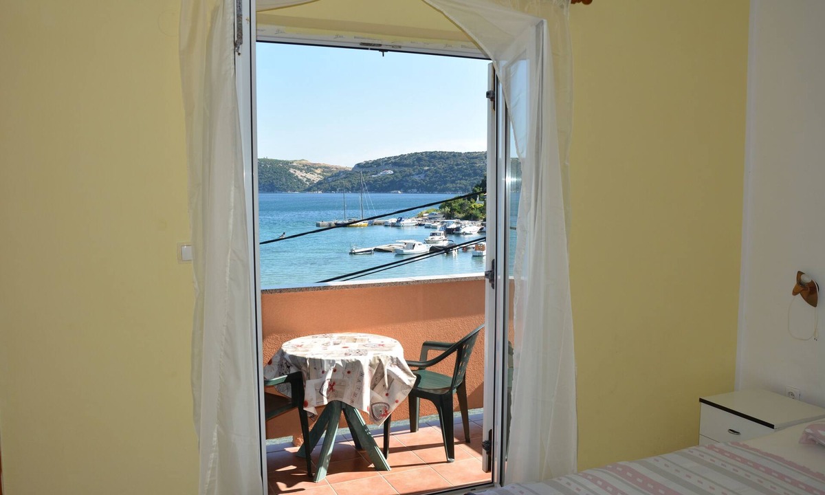 Supetarska Draga Apartment | Two bedroom apartment near beach Supetarska Draga - Donja, Rab (A-17201-a)