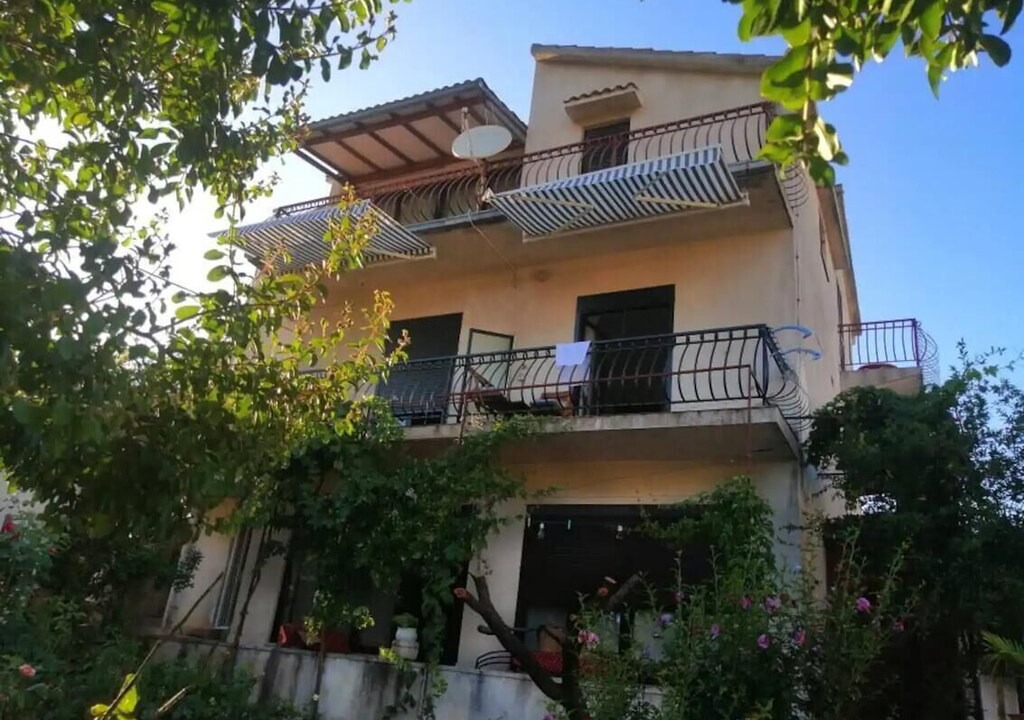 Marina Apartment | Two bedroom apartment with balcony Marina, Trogir (A-18868-a)