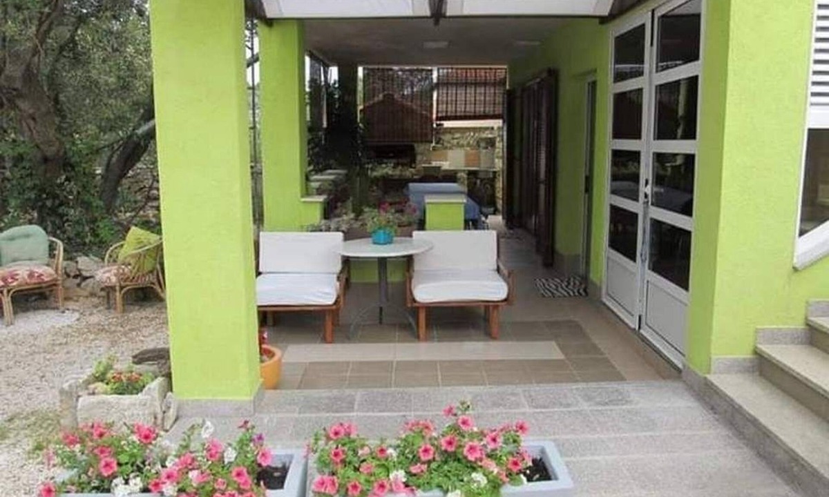 Razanj Apartment | Two bedroom apartment with terrace Ražanj, Rogoznica (A-22376-a)