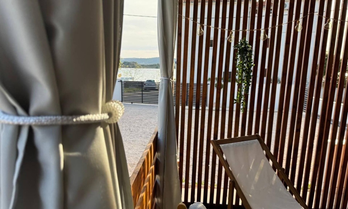 Turanj Apartment | Two bedroom apartment with terrace and sea view Turanj, Biograd (A-25010-a)