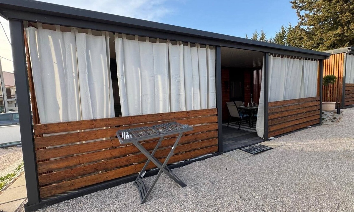Turanj Apartment | Two bedroom apartment with air-conditioning Turanj, Biograd (A-25010-b)
