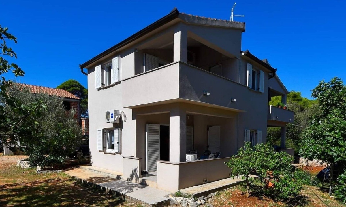 Ugljan Apartment | Two bedroom apartment with terrace Sušica, Ugljan (A-20758-a)