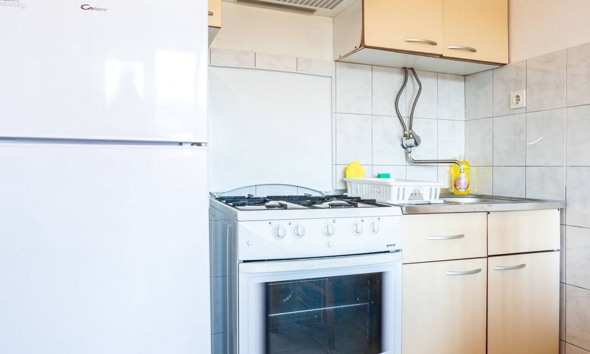 Vinisce Apartment | Two bedroom apartment with balcony and sea view Vinišće, Trogir (A-1165-a)