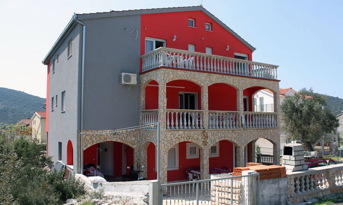 Vinisce Apartment | Two bedroom apartment with terrace Vinišće, Trogir (A-4886-b)