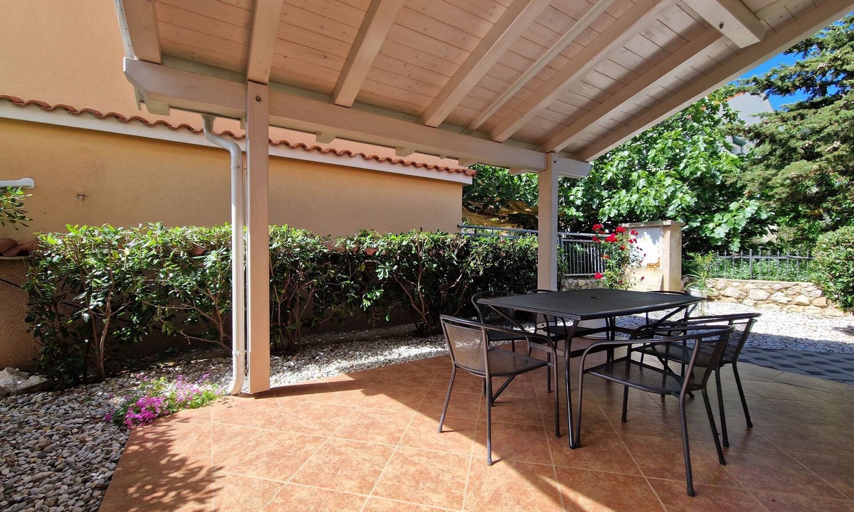 Baska Apartment | Two bedroom apartment with terrace Baška, Krk (A-18775-d)