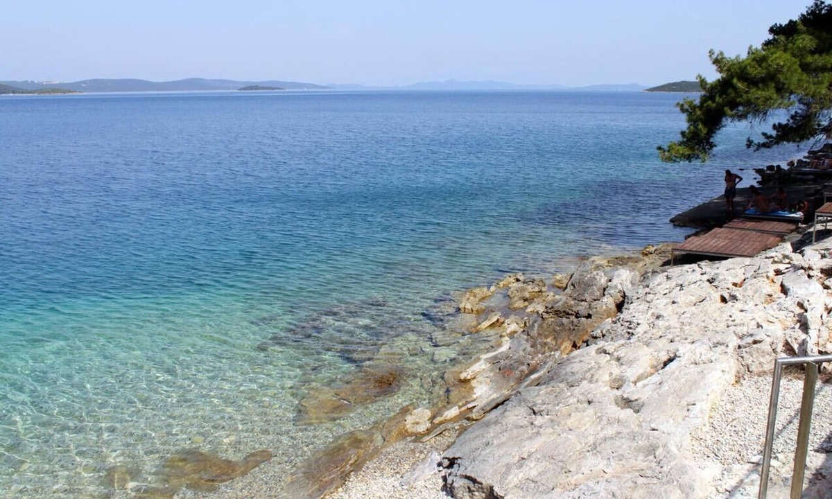 Bozava Apartment | Two bedroom apartment with terrace and sea view Božava, Dugi otok (A-8124-b)