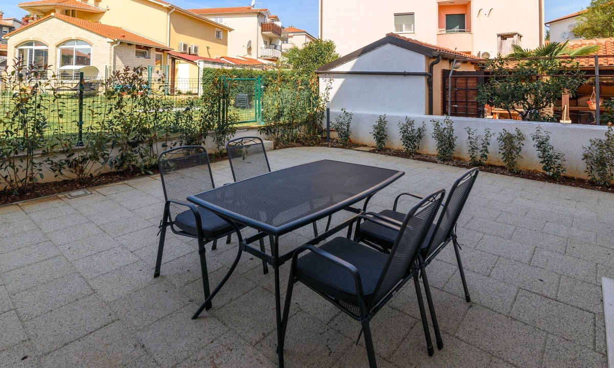 Rovinj Apartment | Two bedroom apartment with terrace Rovinj (A-2226-a)