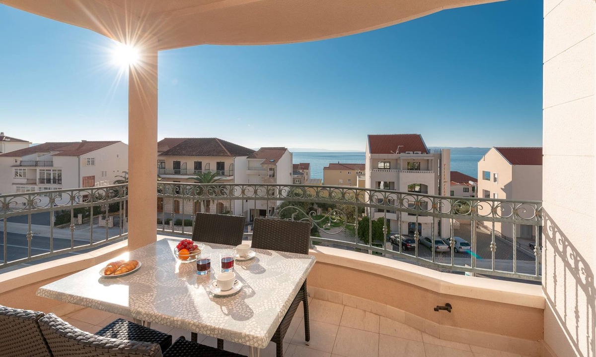 Tucepi Apartment | Two bedroom apartment with balcony and sea view Tučepi, Makarska (A-3193-j)