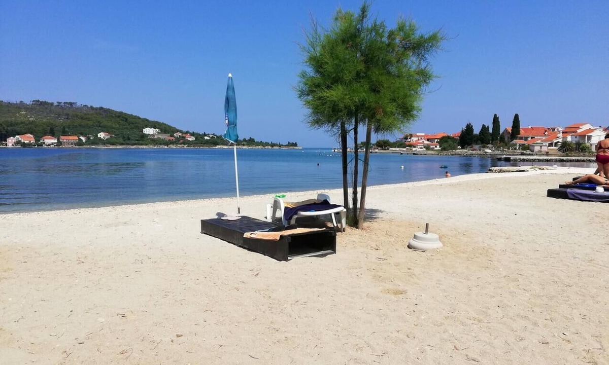 Sutomiscica Apartment | Two bedroom apartment with terrace and sea view Sutomišćica, Ugljan (A-8474-a)