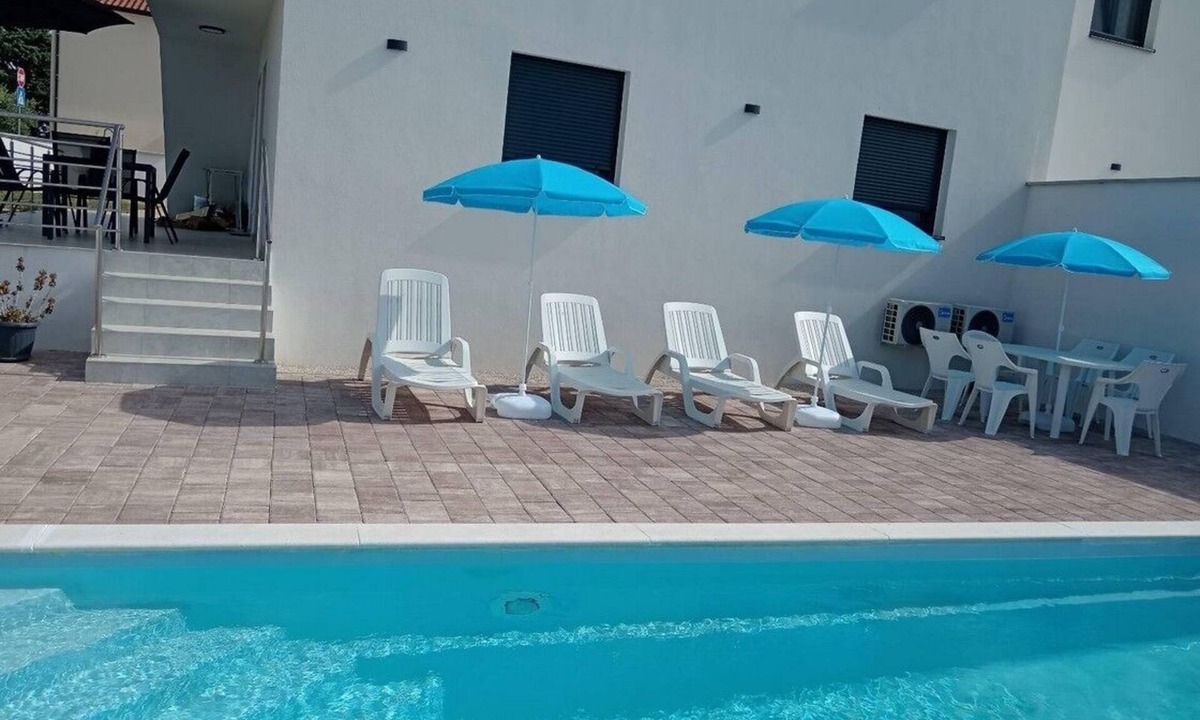 Murine Apartment | Two bedroom apartment with a swimming pool Murine (Umag) (A-27509-b)