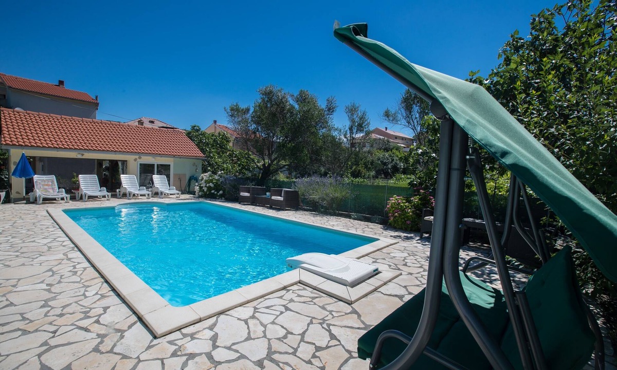 Supetarska Draga Apartment | Two bedroom apartment with a swimming pool Supetarska Draga - Donja, Rab (A-2019-c)
