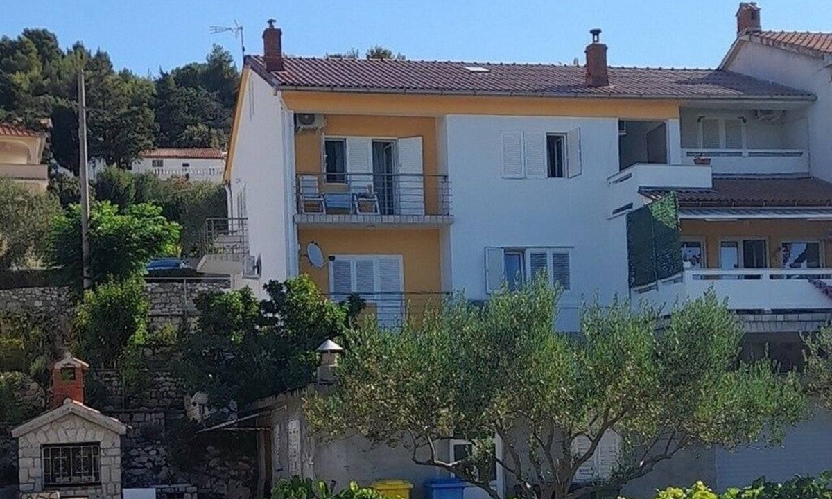 Suha Punta Apartment | Two bedroom apartment with terrace and sea view Kampor, Rab (A-4984-a)