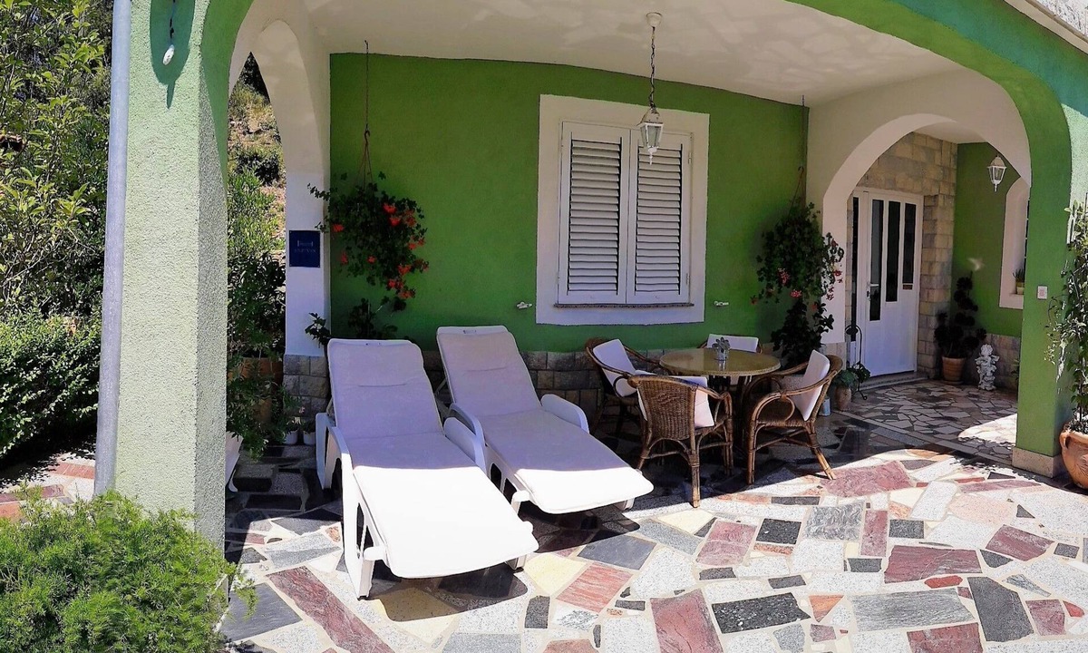 Kampor Apartment | Two bedroom apartment with terrace and sea view Kampor, Rab (A-14841-a)