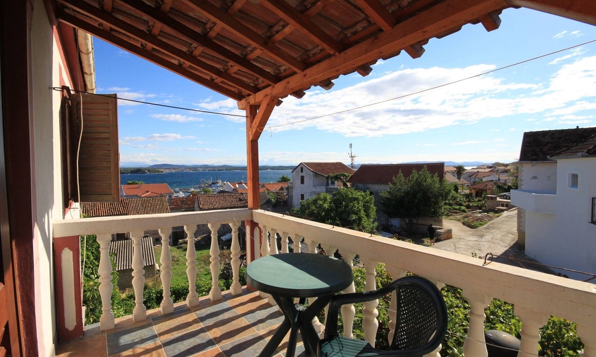 Tkon Apartment | Two bedroom apartment with terrace and sea view Tkon, Pašman (A-8411-a)
