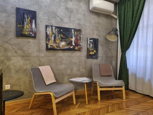Stari Grad Apartment | Urban Studio in city center