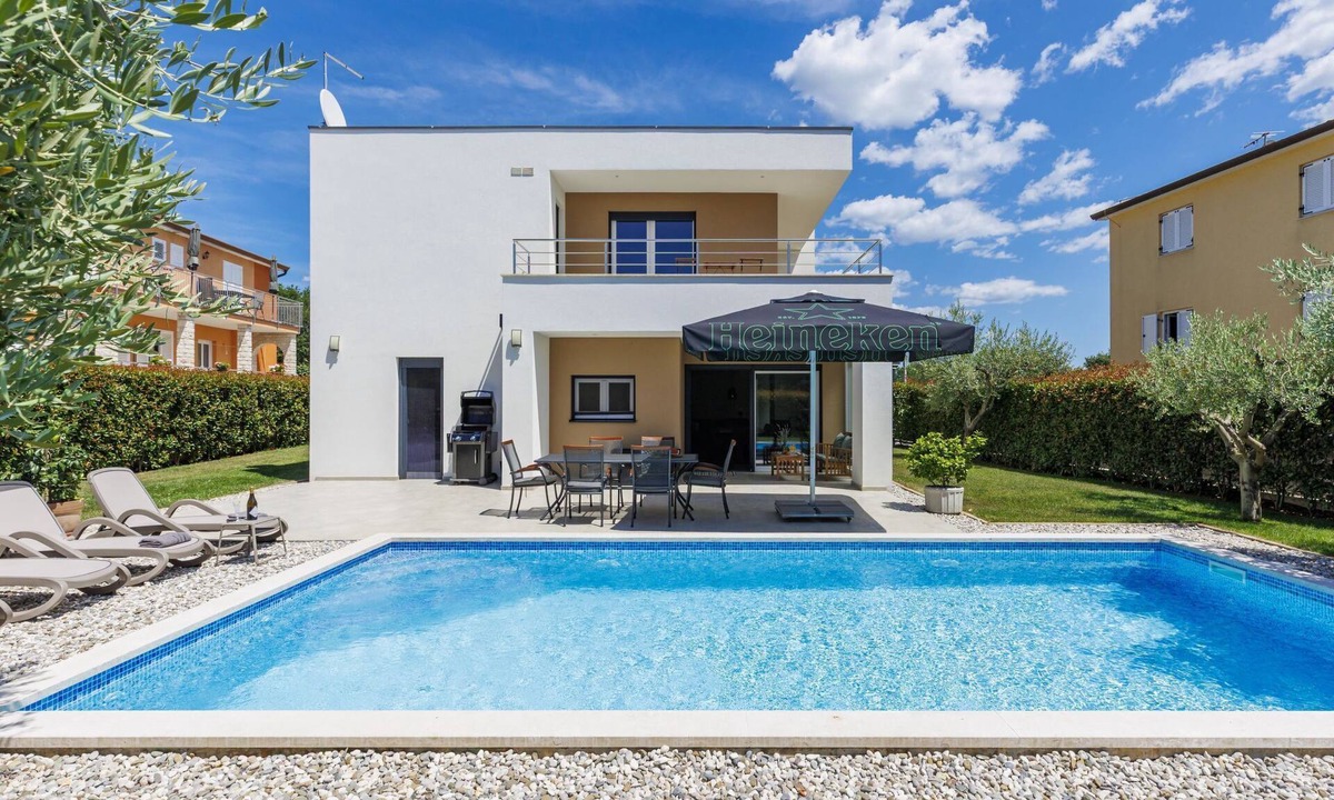 Fiorini House | Vacation home Čančar by Interhome