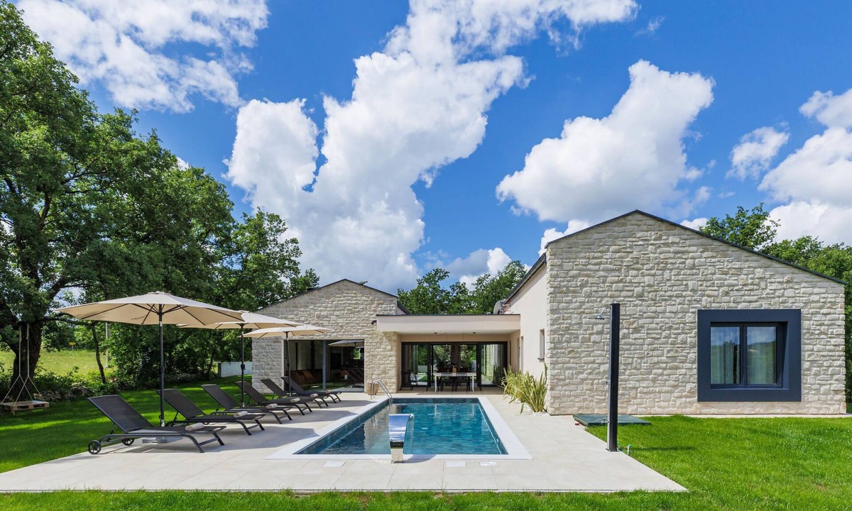 Krculi House | Vacation home Ana by Interhome