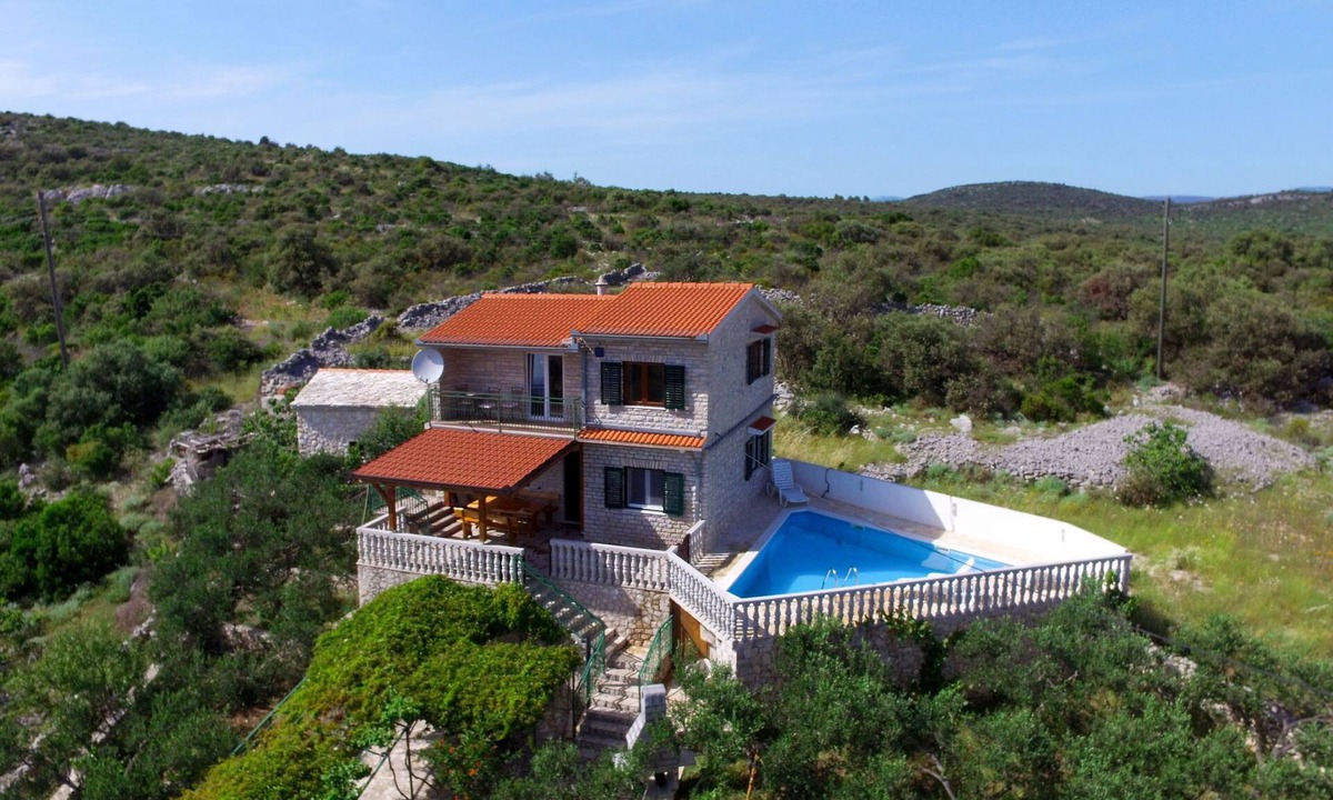 Vinisce House | Vacation home Basic by Interhome