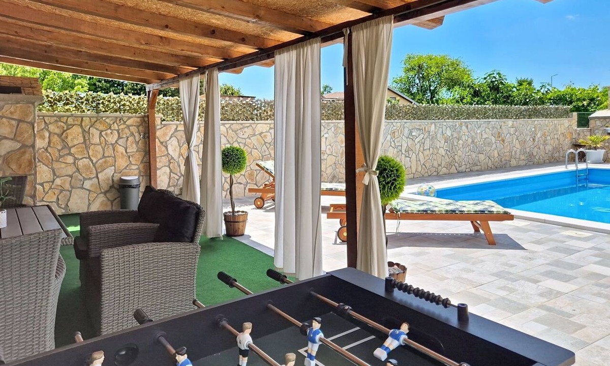 Benkovac House | Vacation home Denis by Interhome