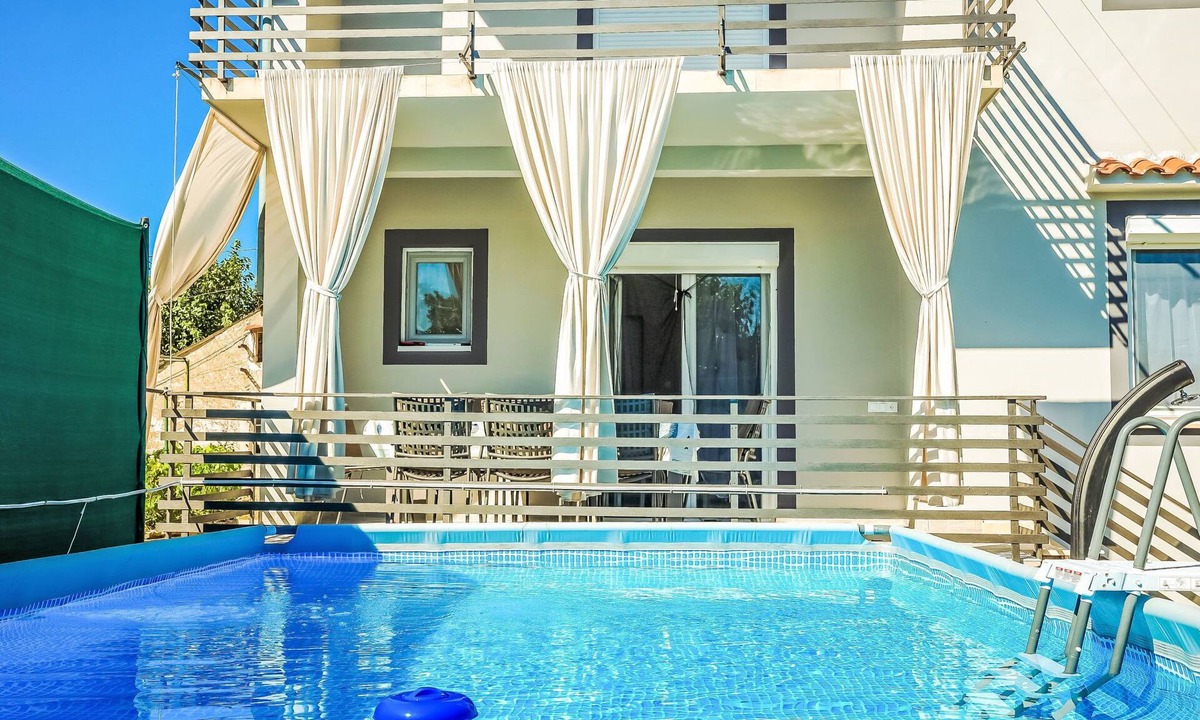 Zemunik Donji House | Vacation home Family by Interhome