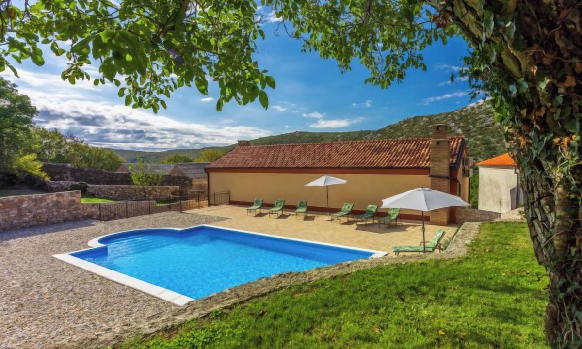 Vinodolska opcina House | Vacation home Lukata by Interhome