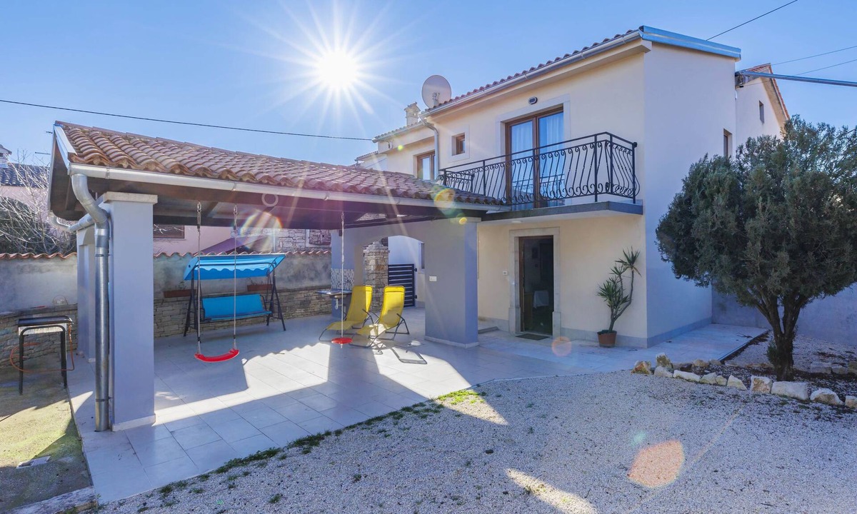 Svetvincenat House | Vacation home Mauro by Interhome