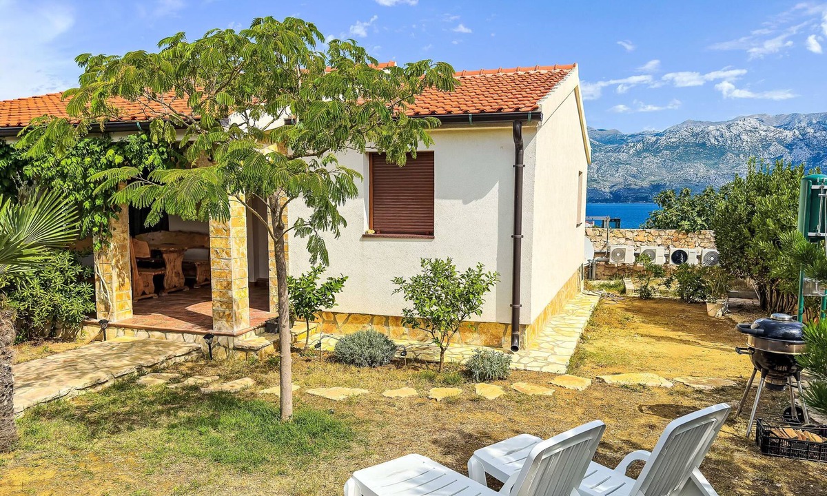 Razanac House | Vacation home Nada by Interhome