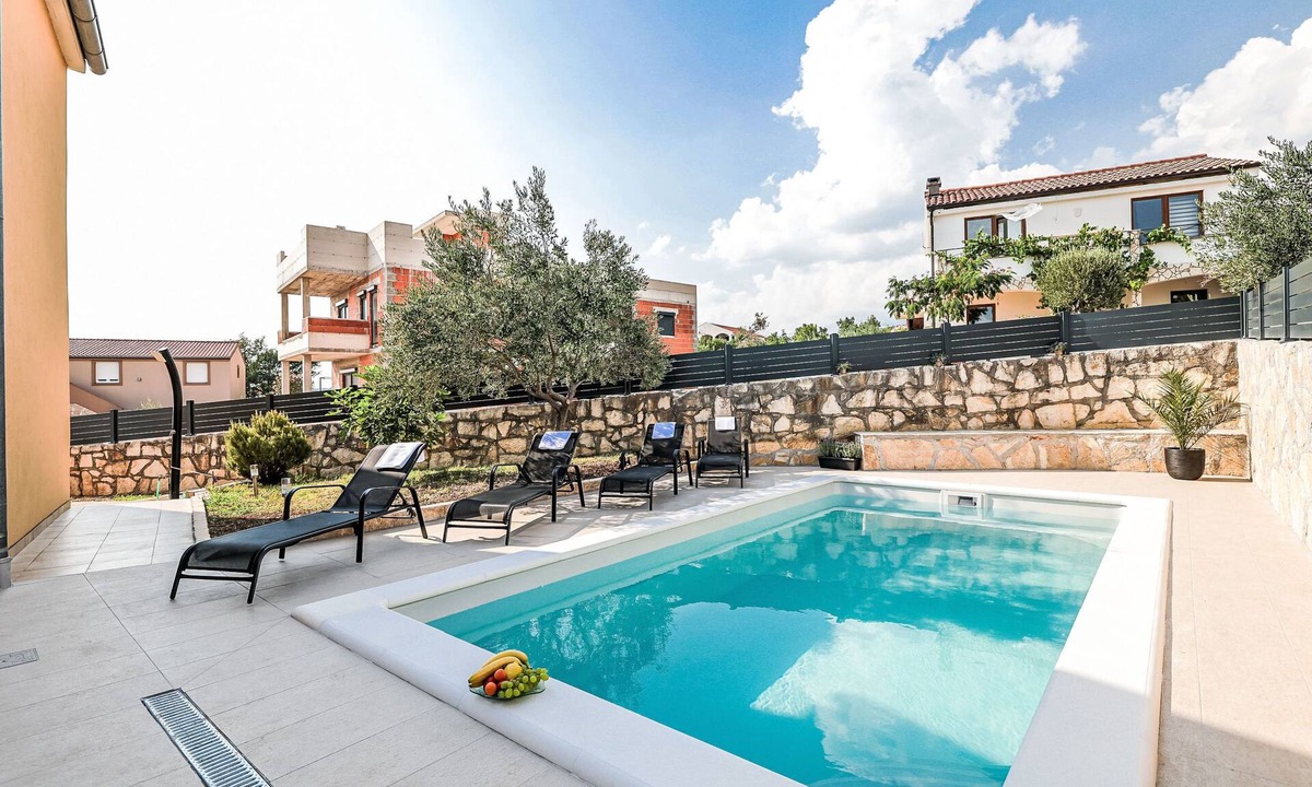 Maslenica House | Vacation home Nekić by Interhome