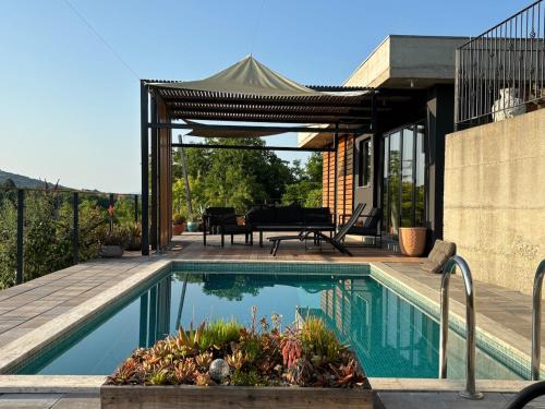 Sveti Ivan Zelina Villa | Vacation home, private pool & whirpool jacuzzi outhouse377