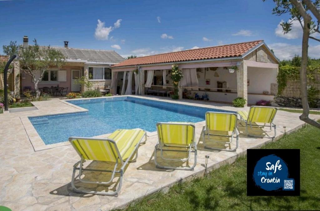 Brnjica Villa | Velini Dvori