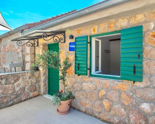 Seline Apartment | Ventus Green - Stone House near National Park Paklenica and Sea