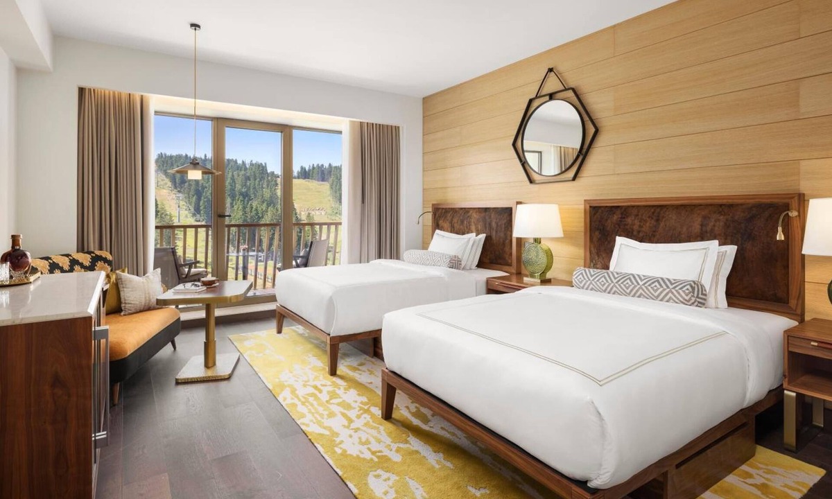 Kopaonik Hotel | Viceroy Kopaonik | 2 Queen Balcony Slope | 2 Units
