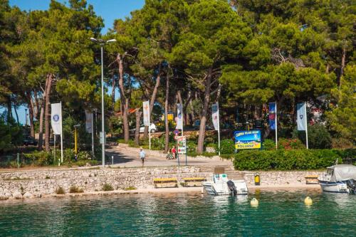 Cove Murtar Resort | Victoria Mobilehome Camping Village Poljana