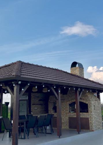 Petrovaradin House | Vikendoria Pool House & Events