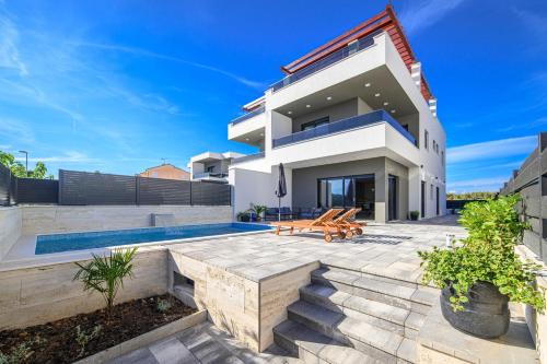 Srima Villa | VILA MIRA