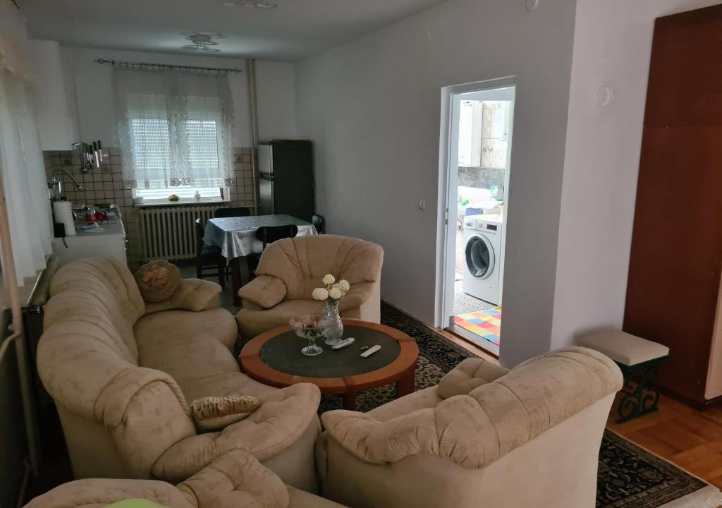 Niska Banja House | Vila - Oaza mira -Soba broj 2 sa bračnim krevetom i kuhinjom