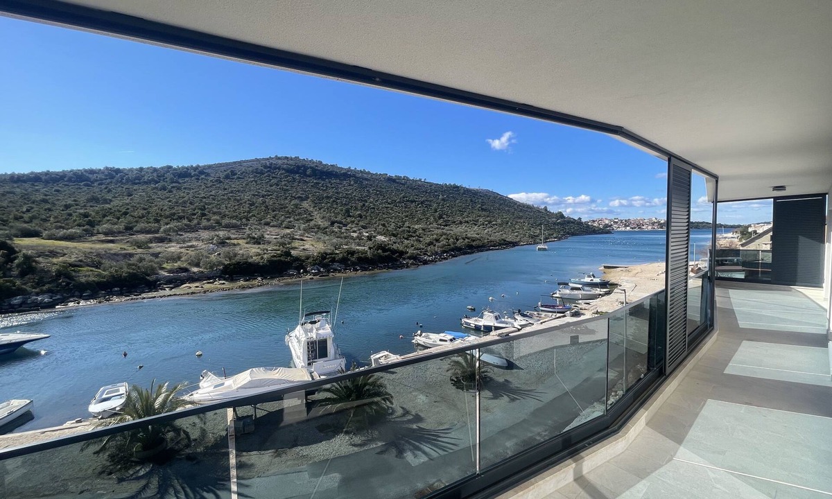 Podglavica Apartment | Villa 11/C6 Rogoznica Sea Front