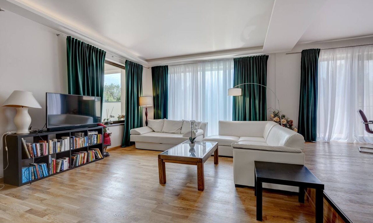 Corbeanca House | Villa Alexandra near Therme and Airport