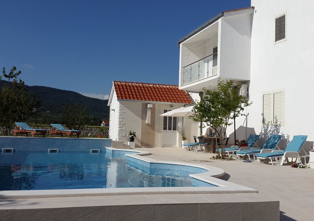 Neoric Apartment | Villa Almas Neoric / App Villa Almas 2 (8+0)