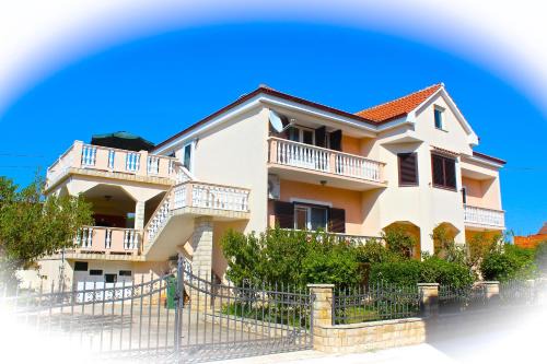 Ljubac Apartment | Villa Amalija Ivanac 156 Ljubac
