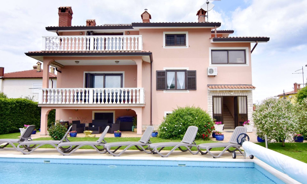 Finida Villa | Villa Amedeo Umag Finida private pool Wi-Fi barbecue
