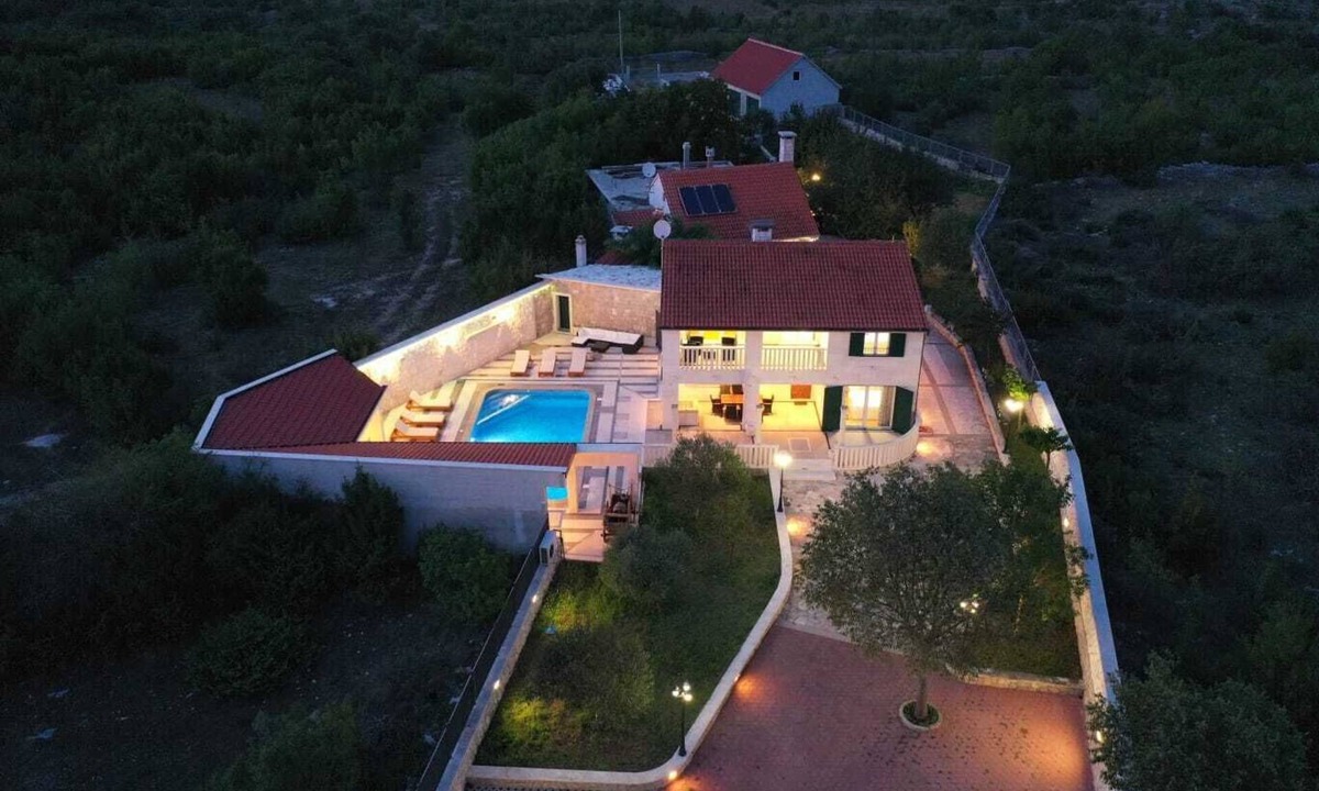 Klis Villa | Villa AnBer - luxurious ambient style villa with private pool near Split