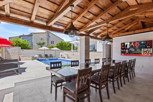 Buici Villa | Villa Anela