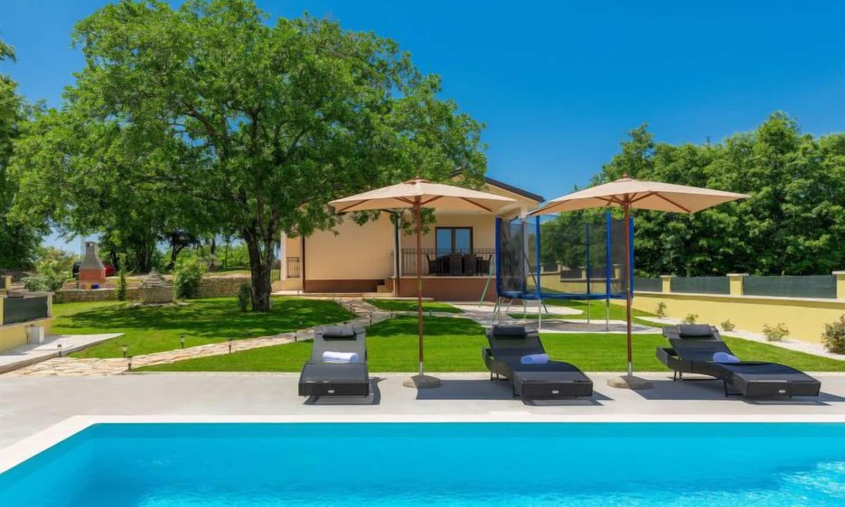 Vadediji House | Villa Aniva by Interhome