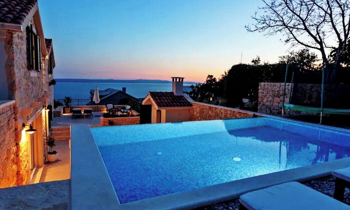 Tucepi Villa | Villa Anne -Charming 2-bedroom stonehouse with WiFi, AC in delightful Tučepi