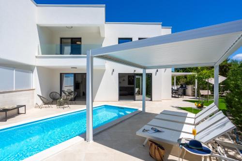 Linardici Villa | Villa Arta
